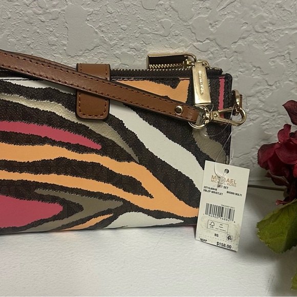 Michael Kors Wallet - Picture 3 of 6